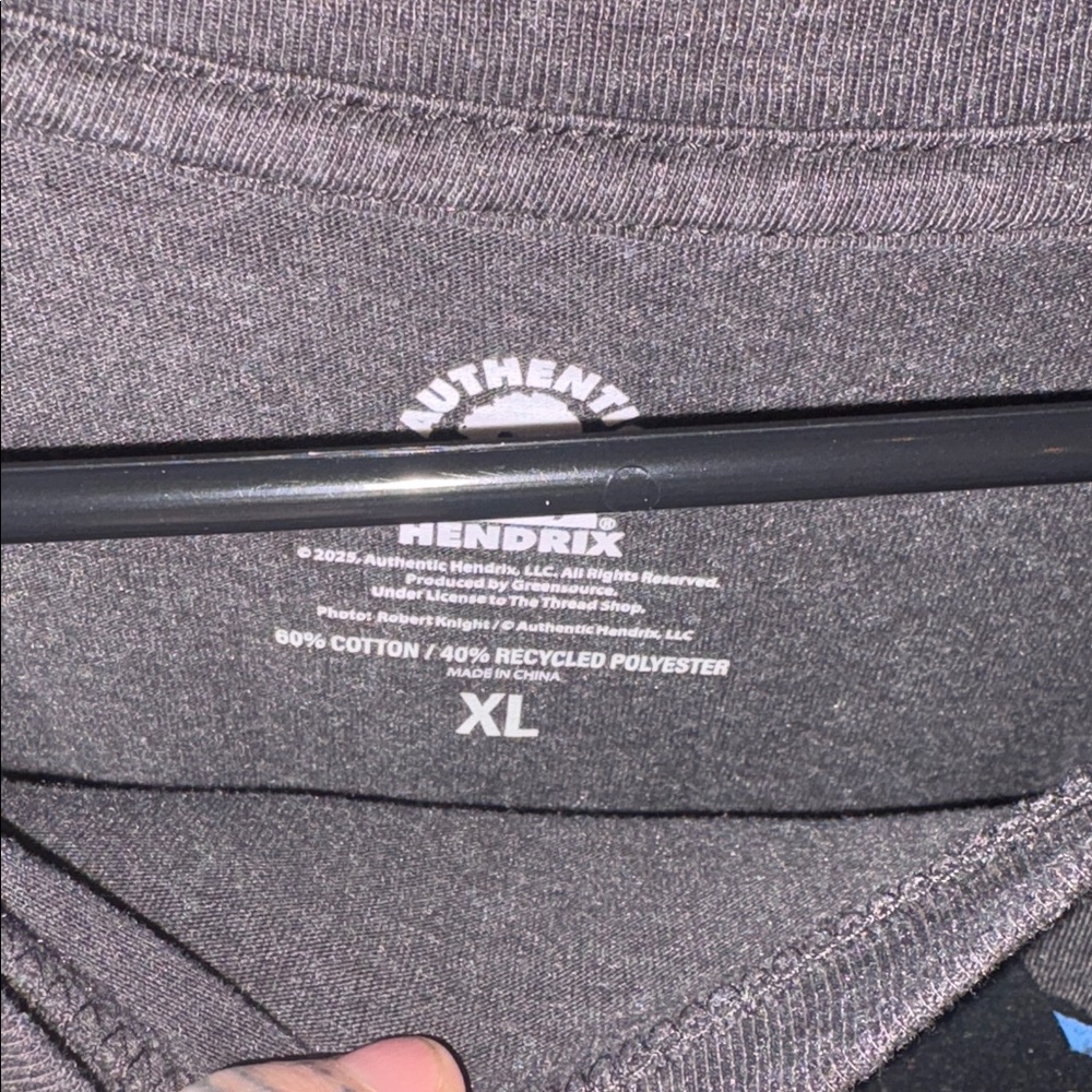 Jimi Hendrix Graphic Tee ☮️ - Picture 2 of 5